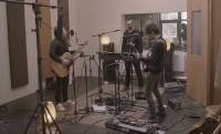 Wolf - Sing-songwriting ontdaan van enige franjes 