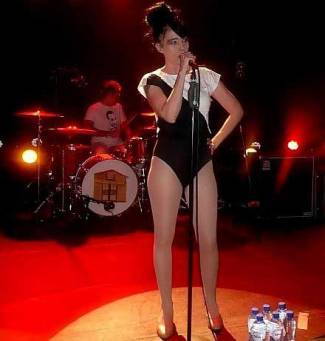 The Julie Ruin - Girls always go boom!