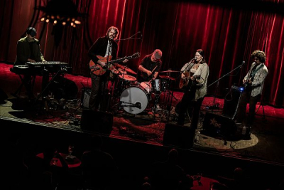 The Deep Dark Woods &amp; Erin Rae – Een groovy avondje rond het kampvuur