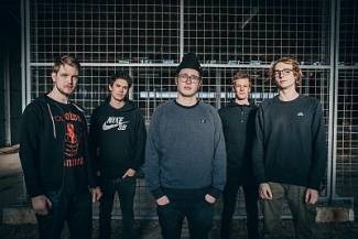 Mark My Way - Ik denk dat ik voor de hele band kan spreken als ik zeg dat we al enorm trots zijn op het parcours dat we reeds hebben afgelegd. Tegen een coole shows of festival zeggen we natuurlijk geen neen