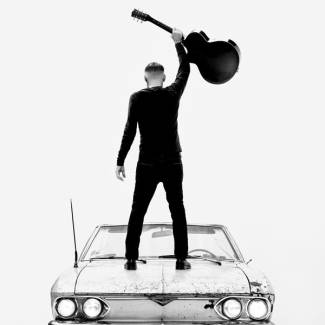 Bryan Adams si heureux qu’il en souffre…