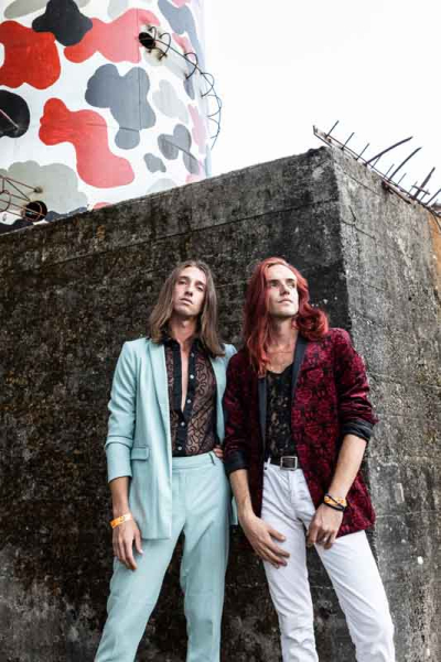 Les amis et la famille de The Twin Souls…