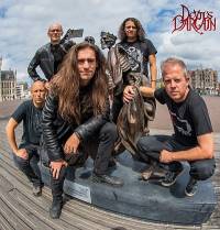 Devil’s Bargain - We hebben het zelf moeilijk om onze muziek in een hokje te steken, we worden immers door zoveel zaken beïnvloed. De gemene deler is toch gewoon Heavy metal hoor