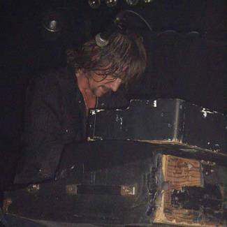James Leg - Ondanks een sputterende piano in grootse doen