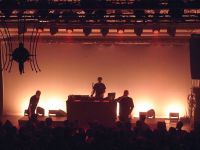 ’t Hof Van Commerce – Eigentijds nostalgisch overtuigend entertainment!