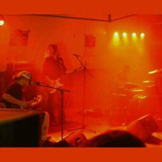 King Mud - King Mud beukt het publiek murw