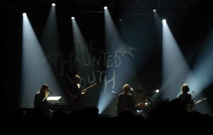 The Haunted Youth - Muzikaal warm geknuffeld in de donkere kilte