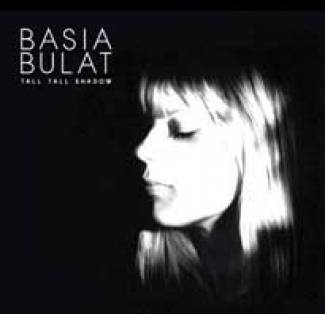 Basia Bulat reste dans l’ombre…