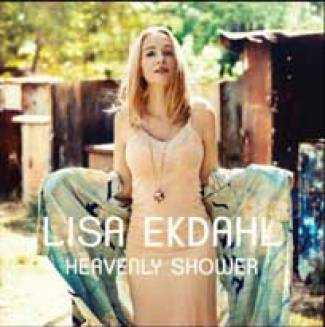 Lisa Ekdahl regarde dans son propre coeur…